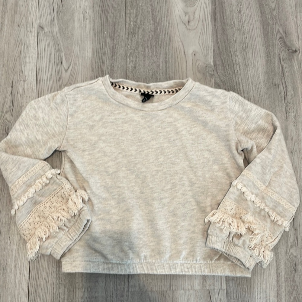 Cropped Tassel top!